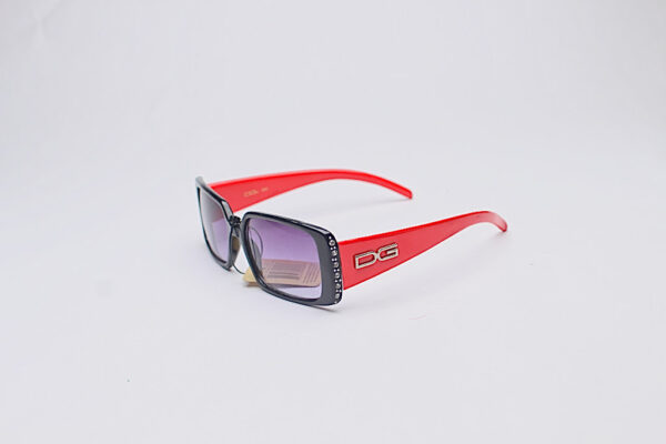 Color Wave/ Red with Black Frame