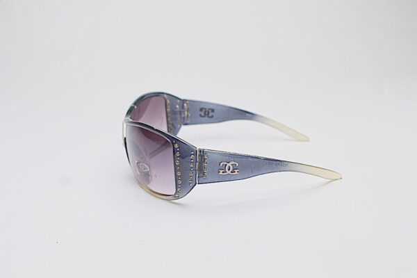 Stylish Studs Trio/ Blue & White Transparent